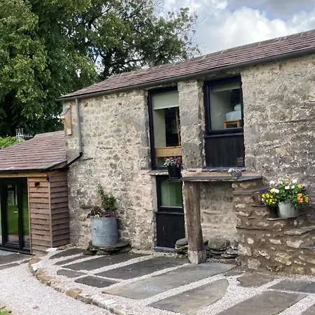 The Rowe House 3*